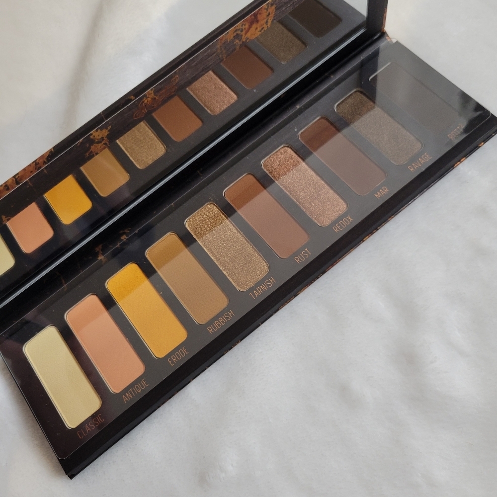 Melt Cosmetics Rust Palette - Picture 2 of 4